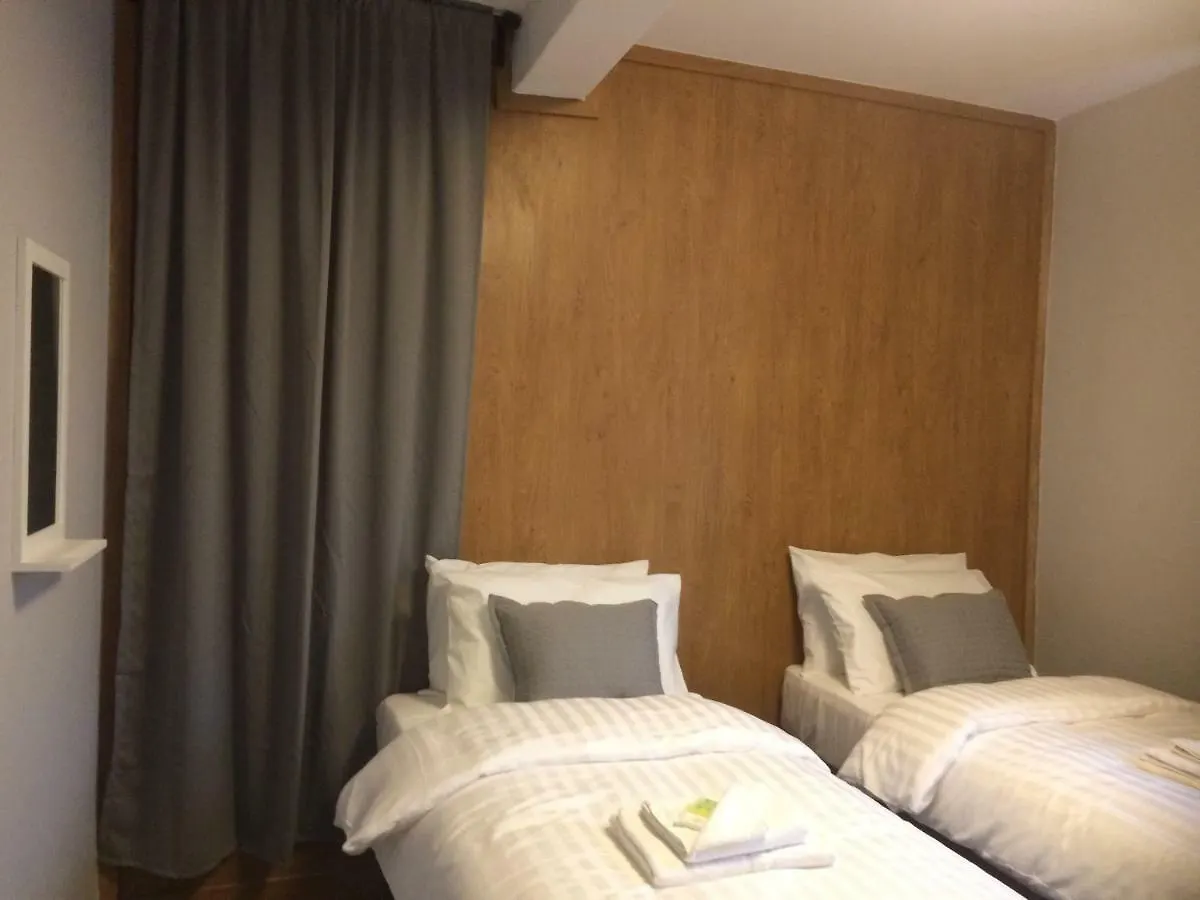 Tw4 Apartments - Hounslow